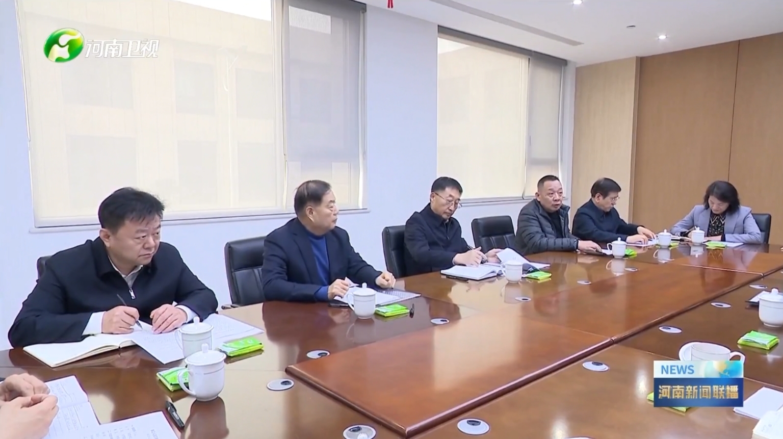 河南卫视新闻联播报道开云电子·(中国)官方网站集团党委书记、创始人楚金甫参加省委书记刘宁在许昌召开的民营企业座谈会